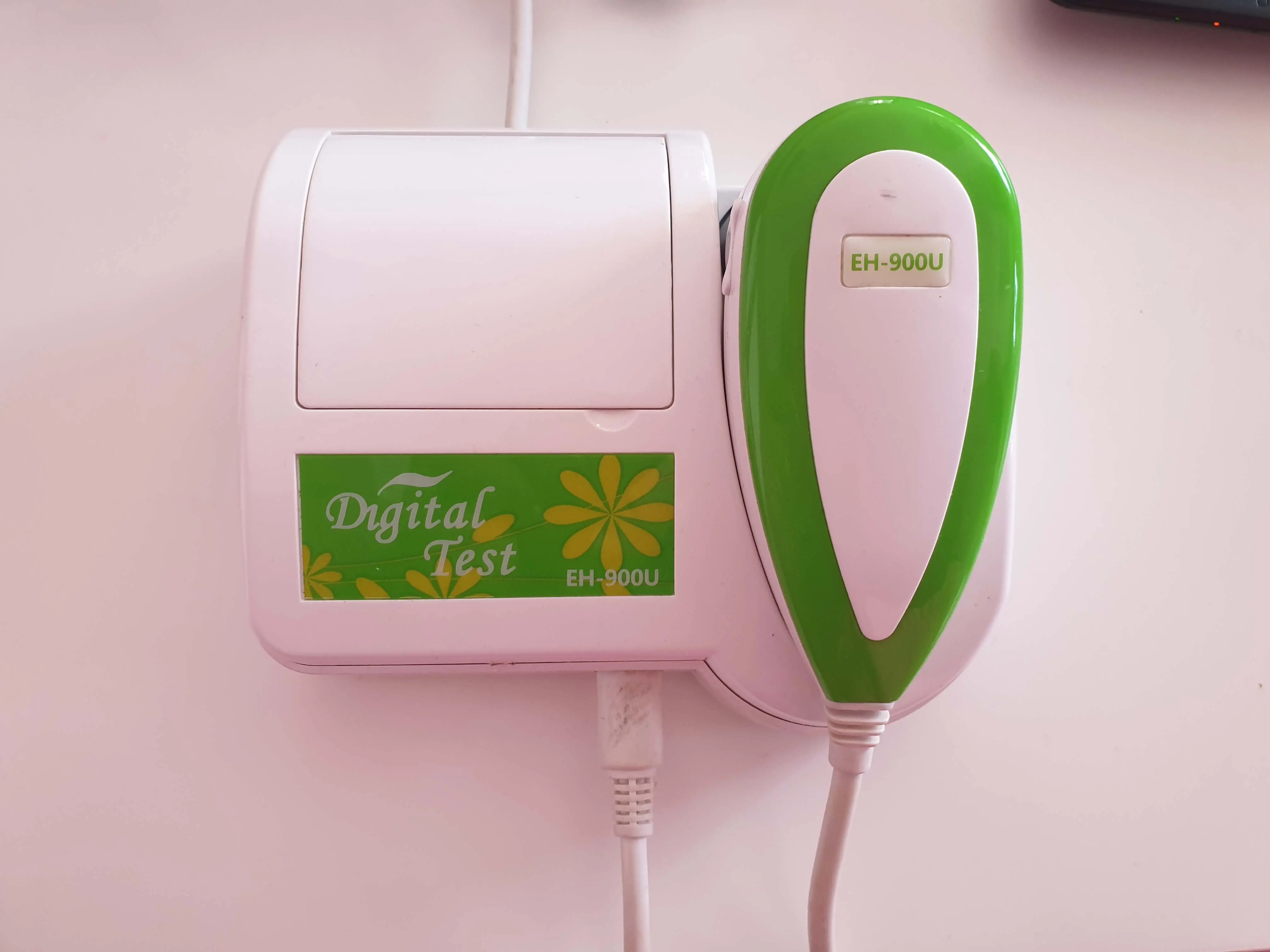 Апаратура, с която се прави заснемането на очите - irisolog.bg Апаратура, с която се прави заснемането на очите